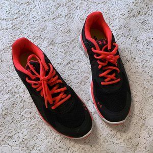 [SOLD] Under Armour 4D Foam Running Shoes